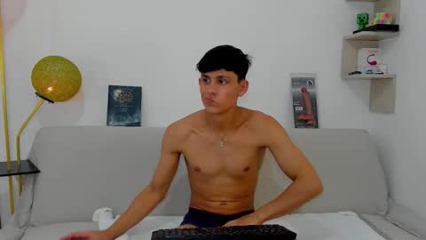 Snapshot of loganoficialx chatting on October 22, 2025, 1:22 pm loganoficialx online show from October 22, 2025, 1:22 pm