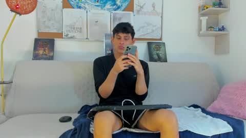 loganoficialx online show from April 15, 2026, 2:35 pm