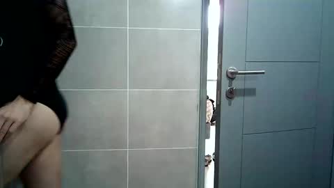 Snapshot of loier22 chatting on March 7, 2025, 1:29 pm loier22 online show from March 7, 2025, 1:29 pm