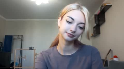 Amelia online show from September 25, 2025, 7:23 am