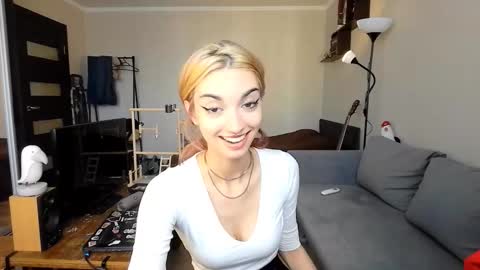 Amelia online show from October 3, 2025, 9:06 am