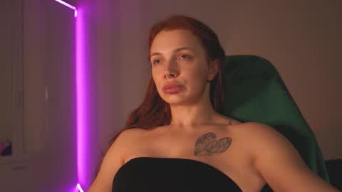 LoisVacation time  online show from November 5, 2025, 7:58 pm