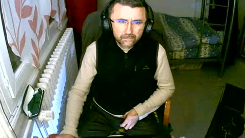 lokoum39 online show from December 10, 2024, 7:22 pm