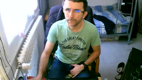 lokoum39 online show from January 3, 2025, 1:58 pm