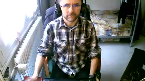 lokoum39 online show from February 11, 2025, 11:21 am