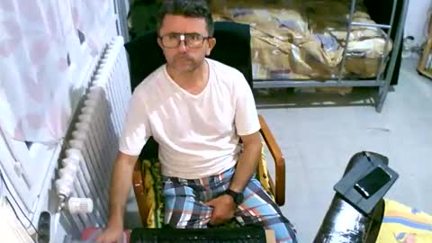 lokoum39 online show from September 14, 2025, 6:29 pm