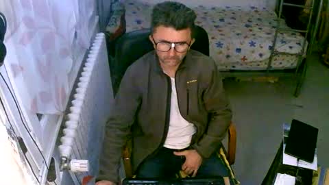 lokoum39 online show from October 16, 2025, 5:25 pm