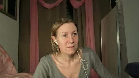 lola_belgium online show from February 3, 2026, 7:13 am