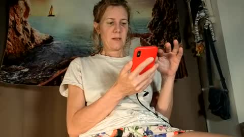 Snapshot of lola_belgium chatting on June 24, 2026, 4:44 am lola_belgium online show from June 24, 2026, 4:44 am