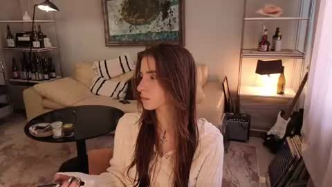 Lola online show from July 5, 2026, 12:12 pm