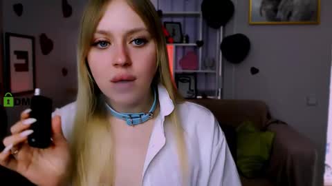 Snapshot of lola_grey1 chatting on February 22, 2025, 11:02 am Lola online show from February 22, 2025, 11:02 am