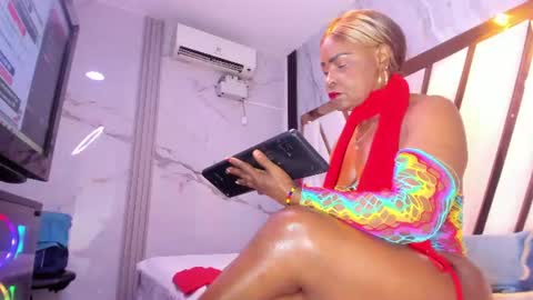 Snapshot of lola_hornei chatting on June 28, 2026, 12:22 pm Lola online show from June 28, 2026, 12:22 pm