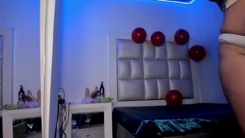 lola_js online show from April 20, 2026, 11:46 am