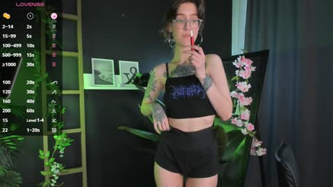 Lola online show from January 31, 2025, 8:54 am