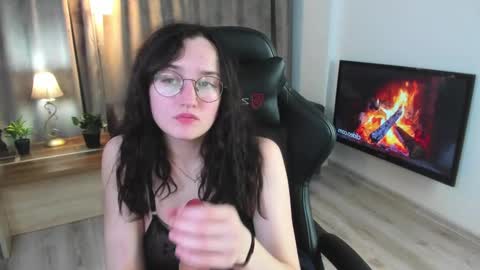 Lola online show from December 2, 2024, 10:23 pm