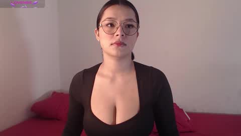 lola_sweeet18 online show from October 9, 2025, 11:41 am