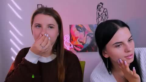 Lola online show from September 26, 2025, 9:02 am