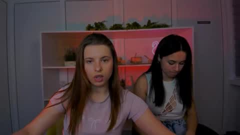 Lola online show from October 11, 2025, 7:01 pm