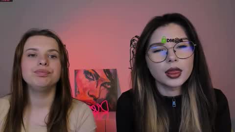 Lola online show from October 16, 2025, 7:15 pm