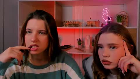 Lola online show from October 20, 2025, 7:03 pm