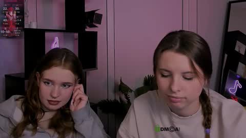 Lola online show from November 4, 2025, 7:13 pm