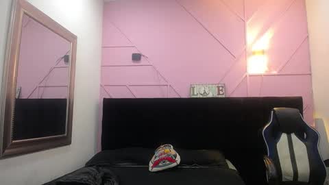 Lola Vecassalt online show from September 17, 2025, 12:40 pm