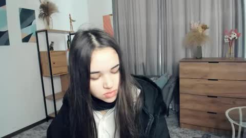 Snapshot of lola_weis chatting on February 11, 2026, 9:03 am Melina online show from February 11, 2026, 9:03 am