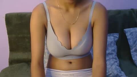 lolaa online show from March 20, 2026, 9:47 am