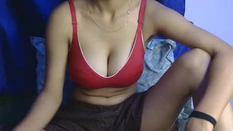 lolaa online show from May 2, 2026, 11:04 am