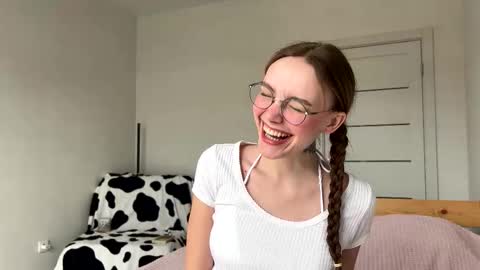 lolaatate online show from March 20, 2026, 7:46 am