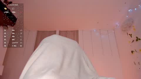 Snapshot of lolaberry_ chatting on January 22, 2025, 1:21 pm Lola Berry online show from January 22, 2025, 1:21 pm