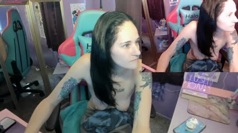 Snapshot of lolabunny9 chatting on December 6, 2024, 6:06 pm Lola online show from December 6, 2024, 6:06 pm