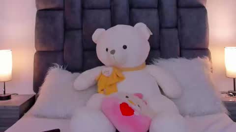 LolaCoper online show from January 15, 2025, 1:02 am