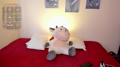 Lola online show from November 10, 2025, 5:23 pm