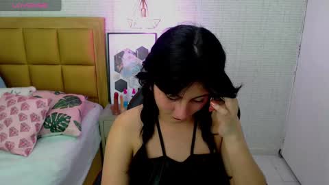 Snapshot of lolamaxi chatting on January 14, 2025, 3:01 am LOLA online show from January 14, 2025, 3:01 am