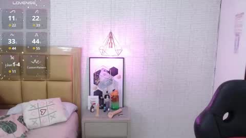 Snapshot of lolamaxi chatting on February 14, 2025, 6:12 am LOLA online show from February 14, 2025, 6:12 am