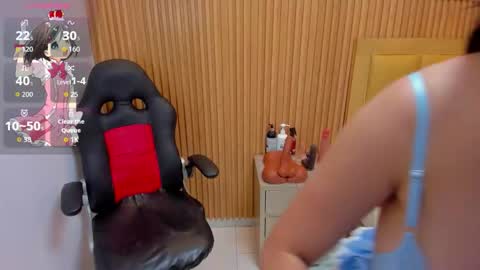 Snapshot of lolamaxi chatting on October 28, 2025, 3:43 am LOLA online show from October 28, 2025, 3:43 am