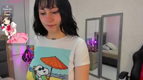 Snapshot of lolamaxi chatting on October 29, 2025, 3:20 am LOLA online show from October 29, 2025, 3:20 am