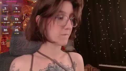 Snapshot of lolami_ chatting on July 15, 2026, 7:24 am lolami_ online show from July 15, 2026, 7:24 am