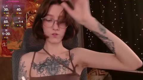 Snapshot of lolami_ chatting on July 19, 2026, 7:23 am lolami_ online show from July 19, 2026, 7:23 am