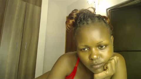 Snapshot of lolamia7 chatting on February 16, 2025, 6:32 pm lolamia7 online show from February 16, 2025, 6:32 pm