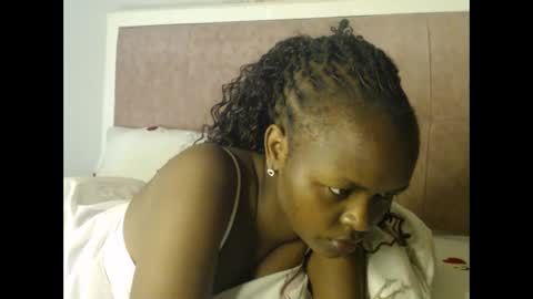 Snapshot of lolamia7 chatting on September 29, 2025, 5:01 am lolamia7 online show from September 29, 2025, 5:01 am