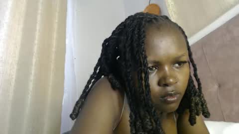 Snapshot of lolamia7 chatting on November 6, 2025, 8:04 am lolamia7 online show from November 6, 2025, 8:04 am