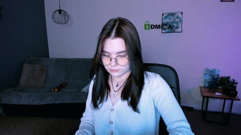 Snapshot of lolamrrr chatting on December 6, 2024, 9:32 am Lola pvt is OPEN online show from December 6, 2024, 9:32 am