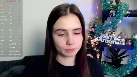 lolapalmer_ online show from December 22, 2024, 8:25 pm