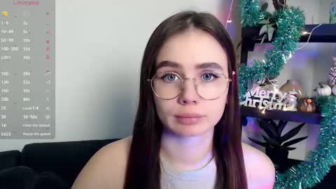 lolapalmer_ online show from December 28, 2024, 7:43 pm