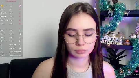 lolapalmer_ online show from December 28, 2024, 10:44 pm
