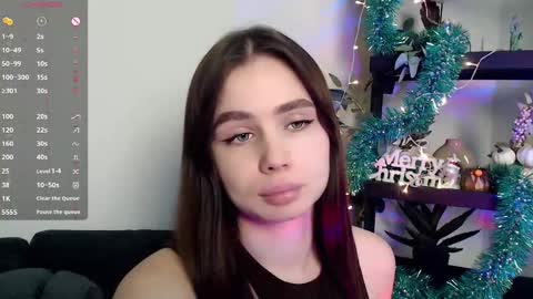 lolapalmer_ online show from December 29, 2024, 7:53 pm