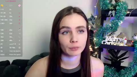 lolapalmer_ online show from January 4, 2025, 4:44 am