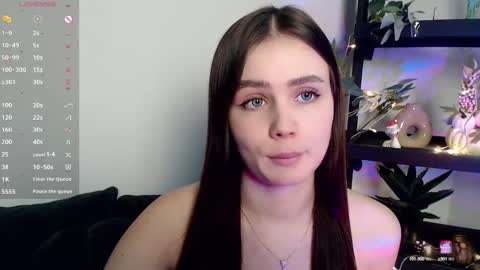 lolapalmer_ online show from January 24, 2025, 11:45 pm